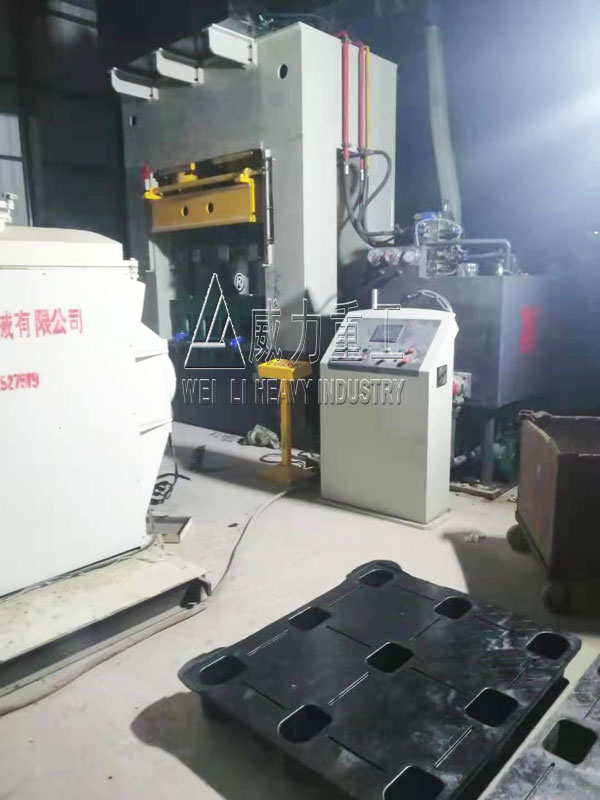 1000噸框架式塑料托盤模壓成型液壓機(jī)